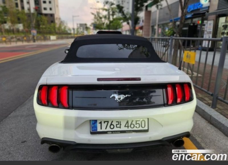 Ford Mustang Convertible