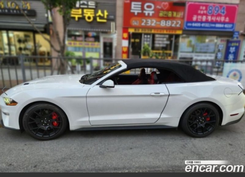 Ford Mustang Convertible