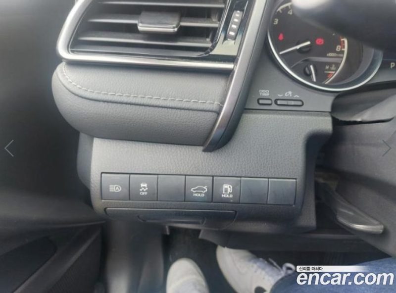 Toyota Camry 2.5 Sport Edition(Nono Tone)