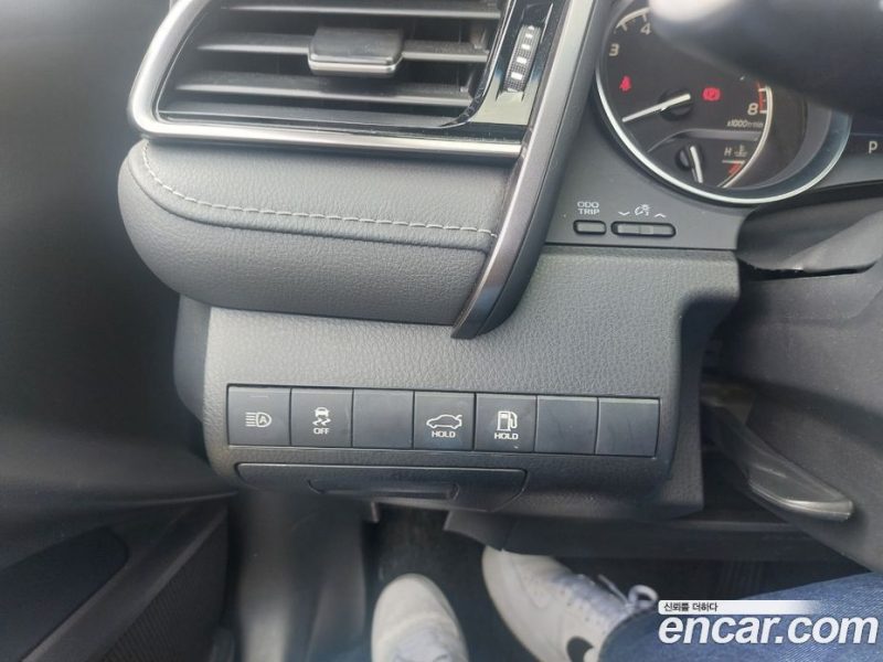 Toyota Camry 2.5 Sport Edition(Nono Tone)