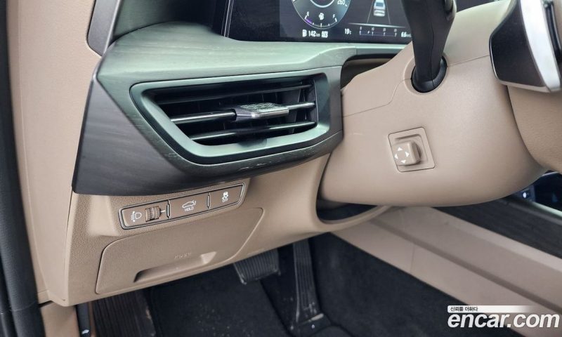 Kia K8 2.5 Gasoline 2WD