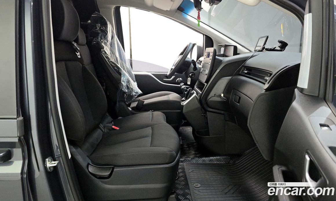 Hyundai Staria Cargo 3-Seater