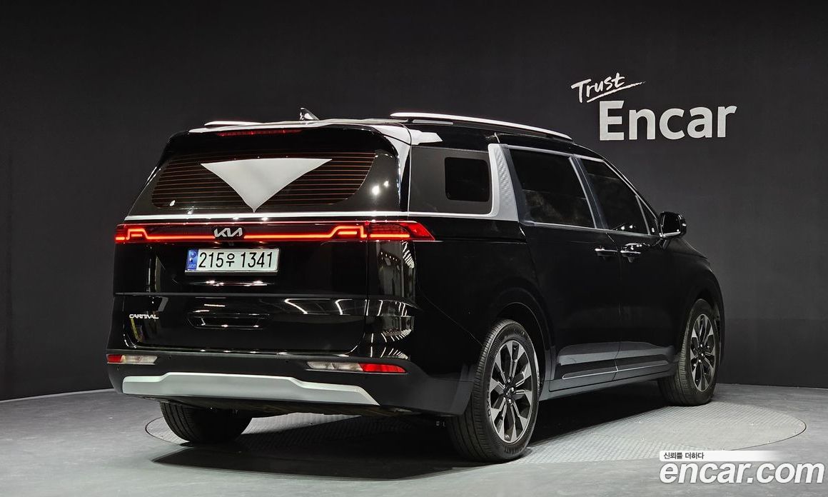 Kia Carnival 9-Seater Prestige