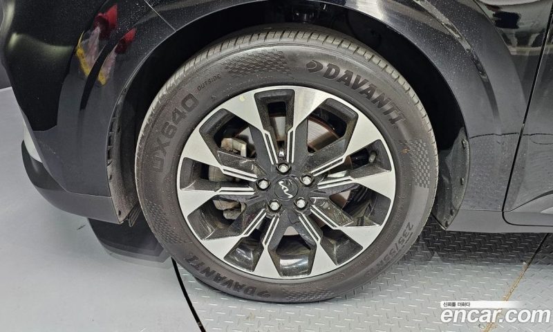 Kia Carnival 9-Seater Prestige