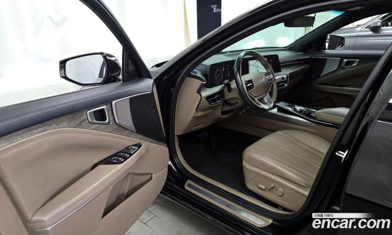 Kia K8 2.5 Gasoline 2WD