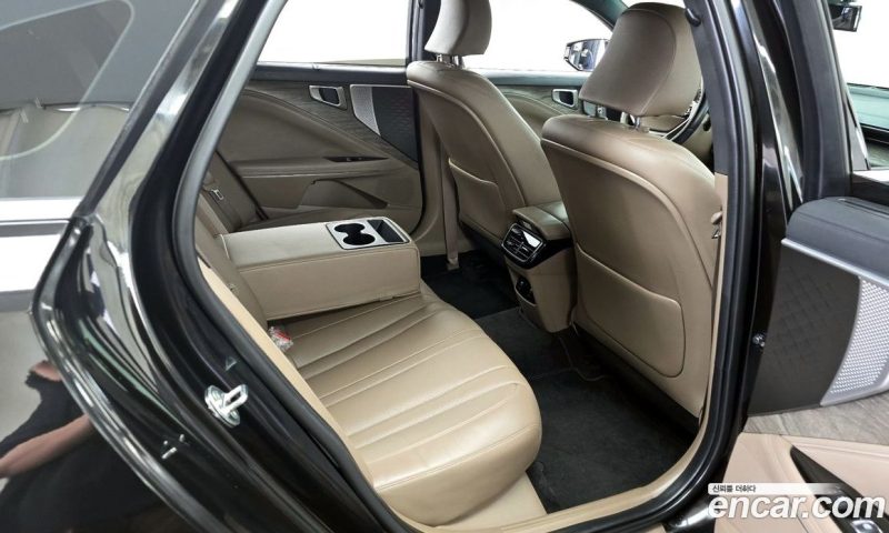 Kia K8 2.5 Gasoline 2WD