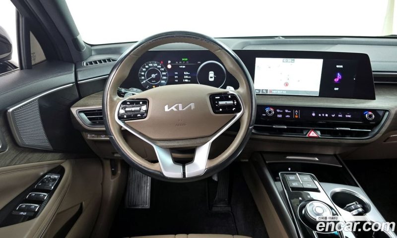 Kia K8 2.5 Gasoline 2WD