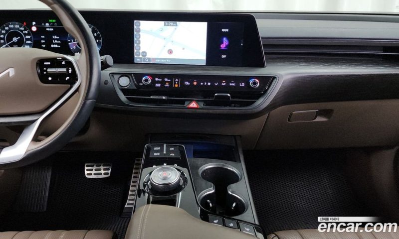 Kia K8 2.5 Gasoline 2WD