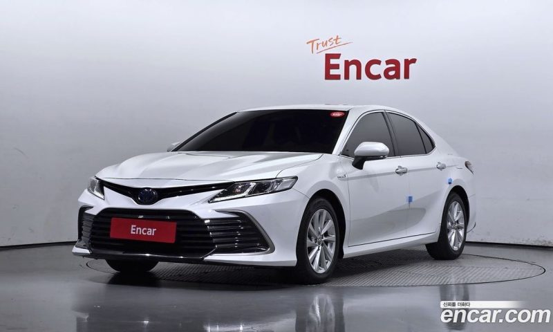 Toyota Camry 2.5 LE Hybrid