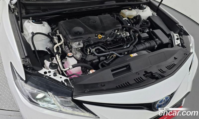 Toyota Camry 2.5 LE Hybrid