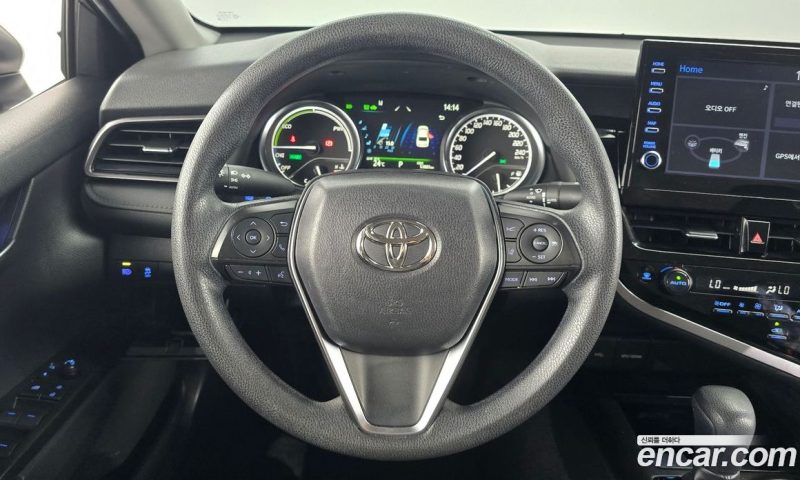 Toyota Camry 2.5 LE Hybrid
