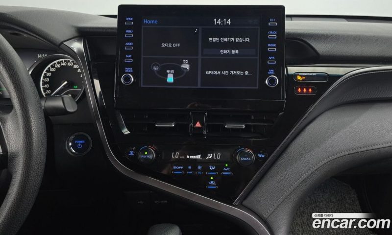 Toyota Camry 2.5 LE Hybrid