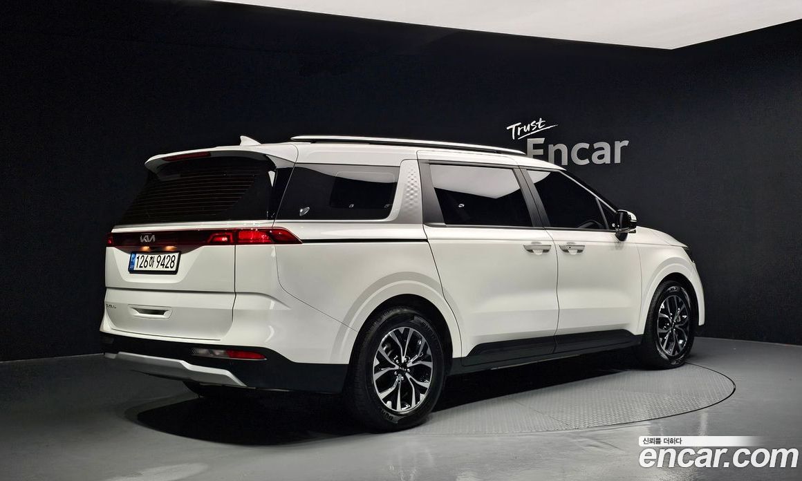 Kia Carnival 9-Seater Prestige