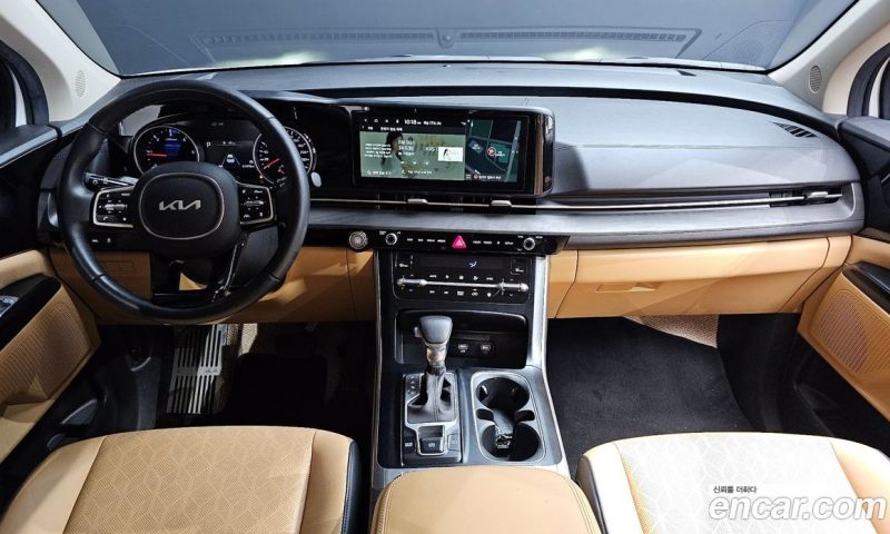 Kia Carnival 9-Seater Prestige