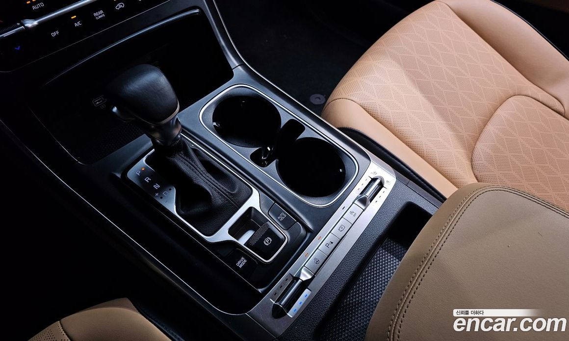 Kia Carnival 9-Seater Prestige