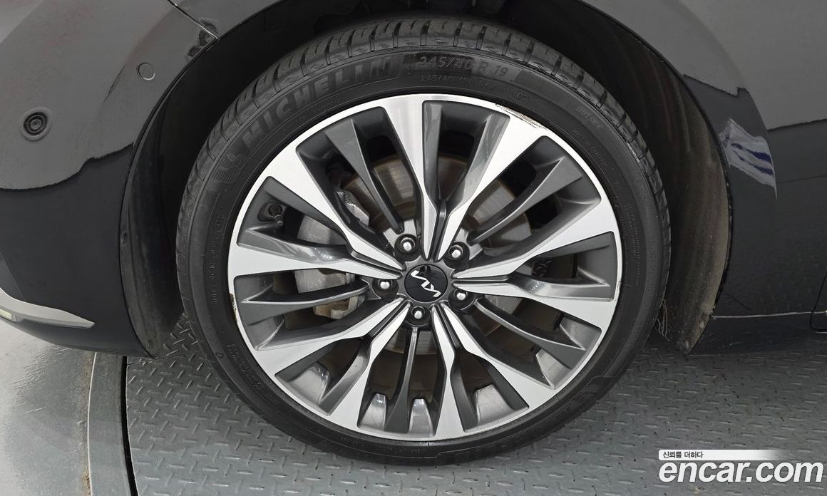 Kia K8 2.5 Gasoline 2WD