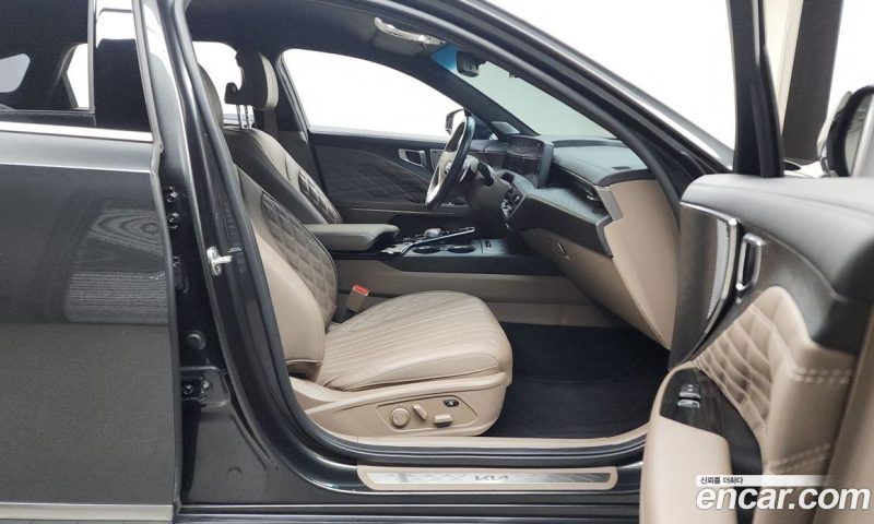 Kia K8 2.5 Gasoline 2WD