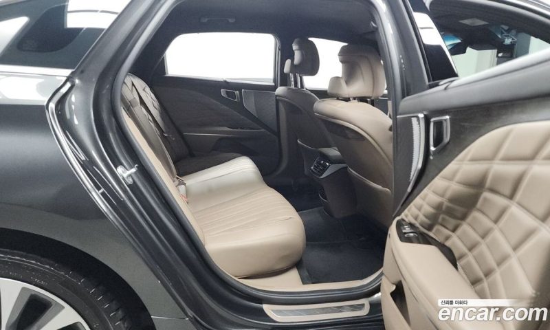 Kia K8 2.5 Gasoline 2WD