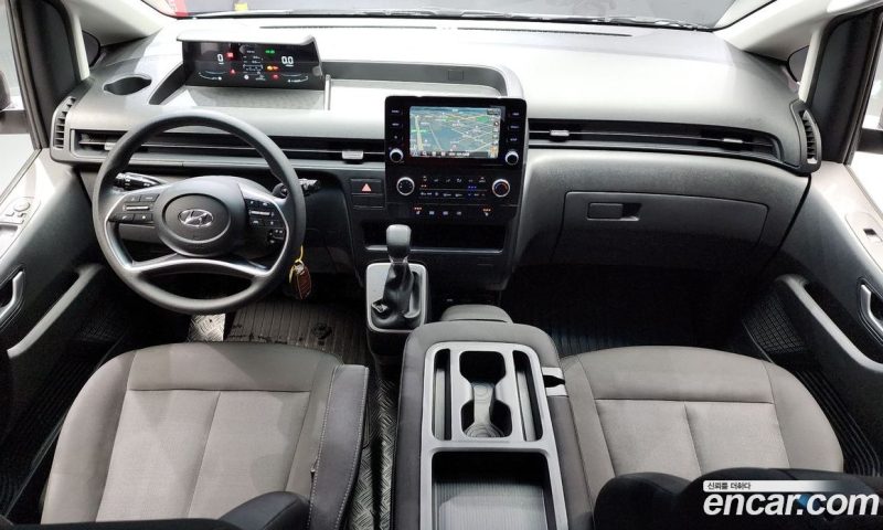 Hyundai Staria Tourer 11-Seater
