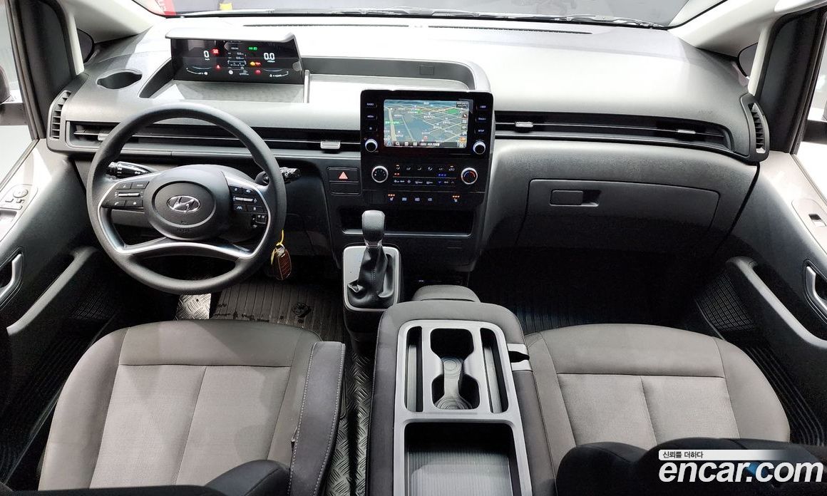 Hyundai Staria Tourer 11-Seater