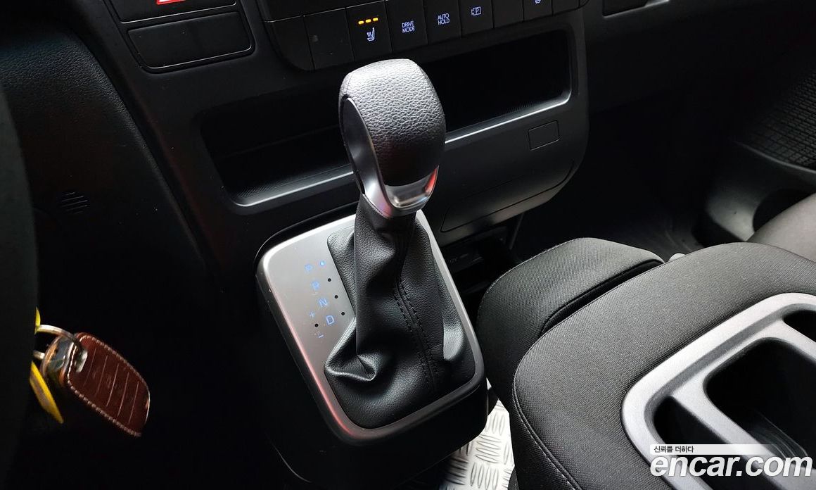 Hyundai Staria Tourer 11-Seater