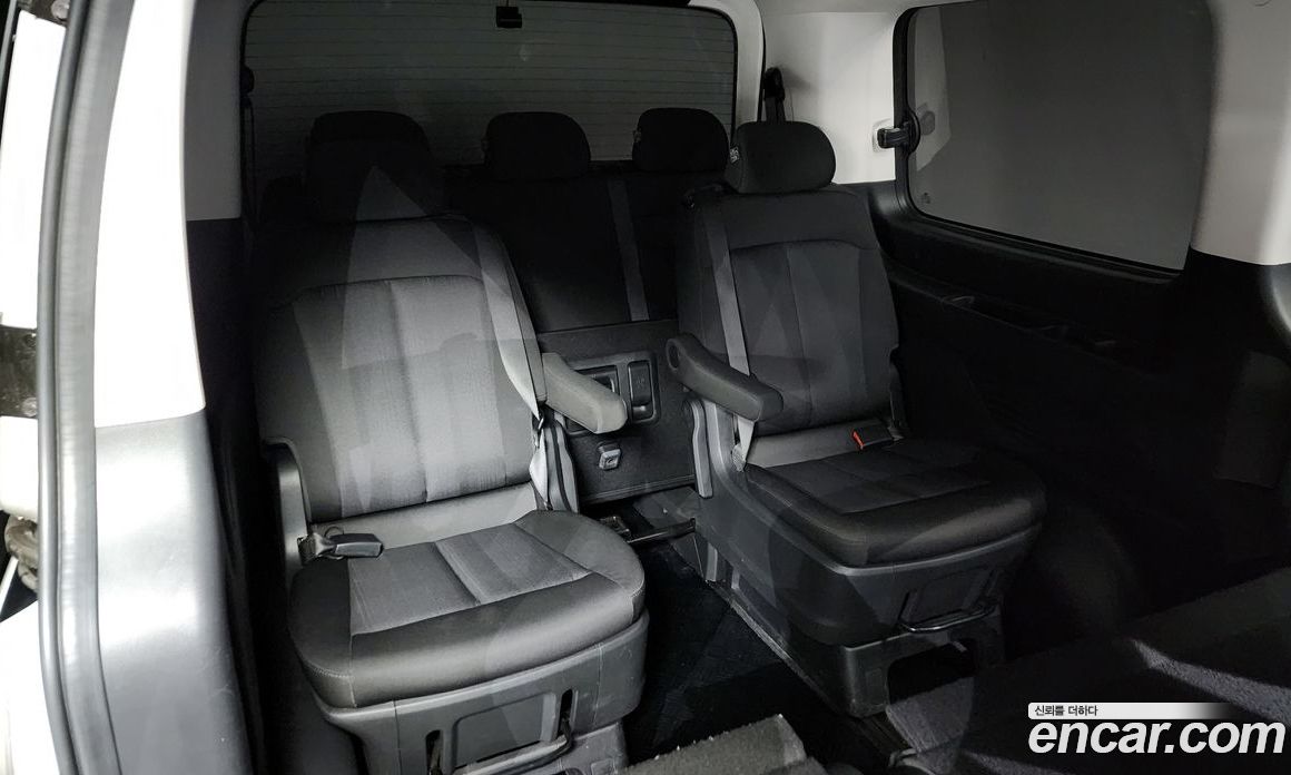 Hyundai Staria Tourer 11-Seater