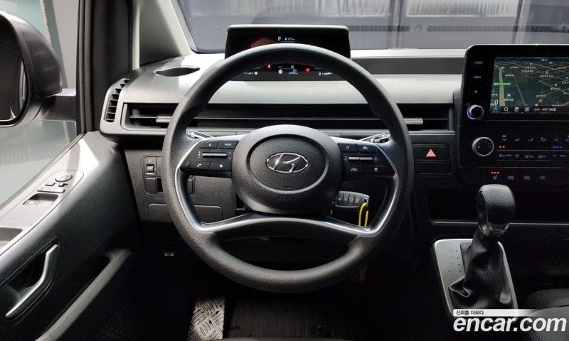 Hyundai Staria Tourer 11-Seater