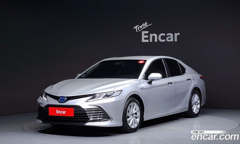 Toyota Camry 2.5 LE Hybrid