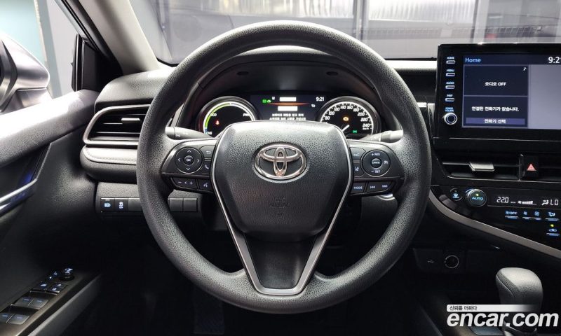 Toyota Camry 2.5 LE Hybrid