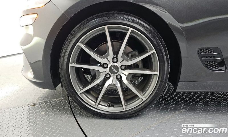 Genesis G70 Gasoline 2.0T 2WD