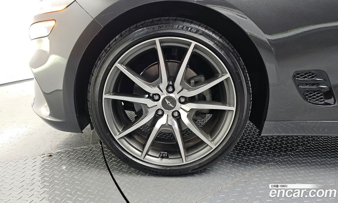 Genesis G70 Gasoline 2.0T 2WD