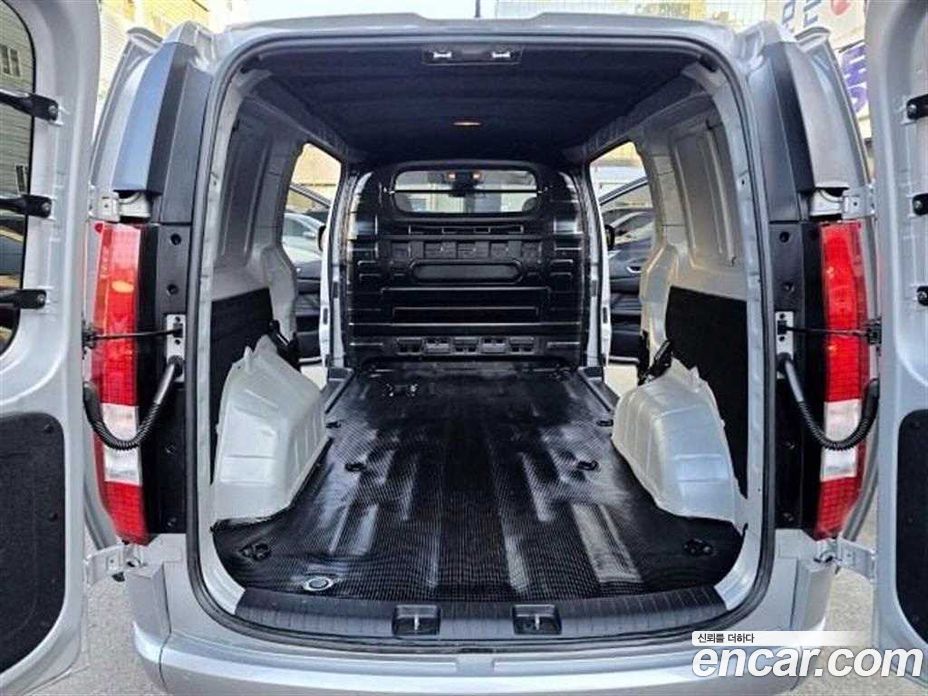 Hyundai Staria Cargo 3-Seater