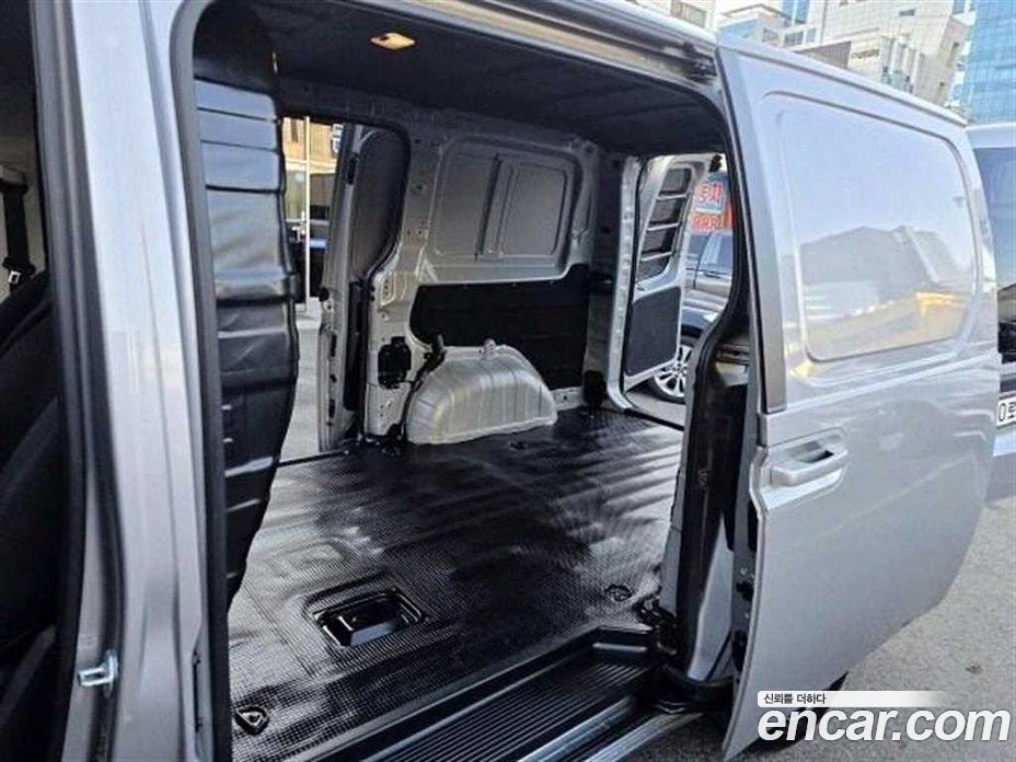 Hyundai Staria Cargo 3-Seater