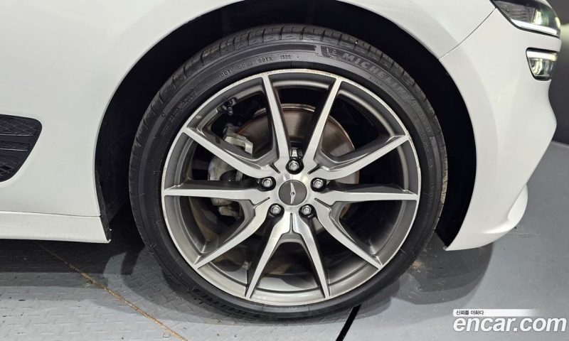 Genesis G70 Gasoline 2.0T 2WD