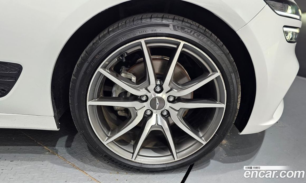 Genesis G70 Gasoline 2.0T 2WD
