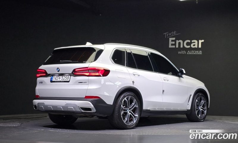 BMW X5 xDrive i40 xLine