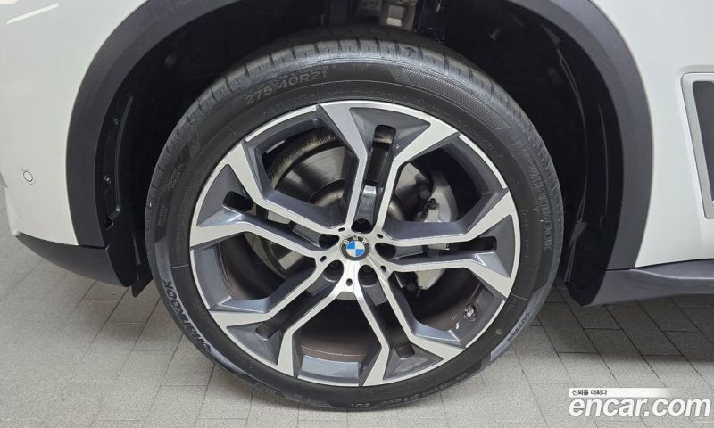 BMW X5 xDrive i40 xLine