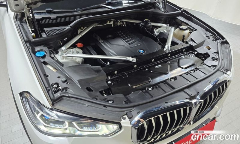 BMW X5 xDrive i40 xLine