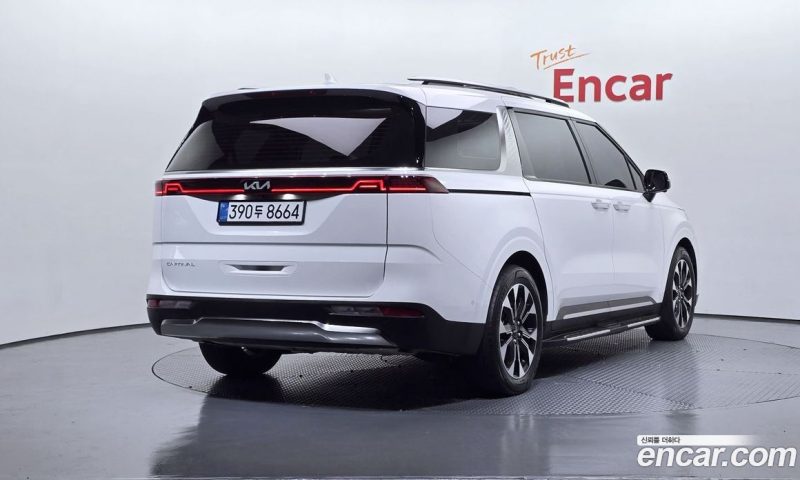Kia Carnival 9-Seater Signature