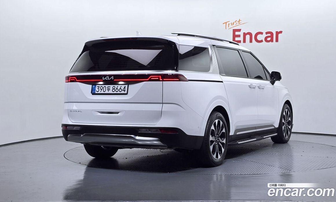 Kia Carnival 9-Seater Signature