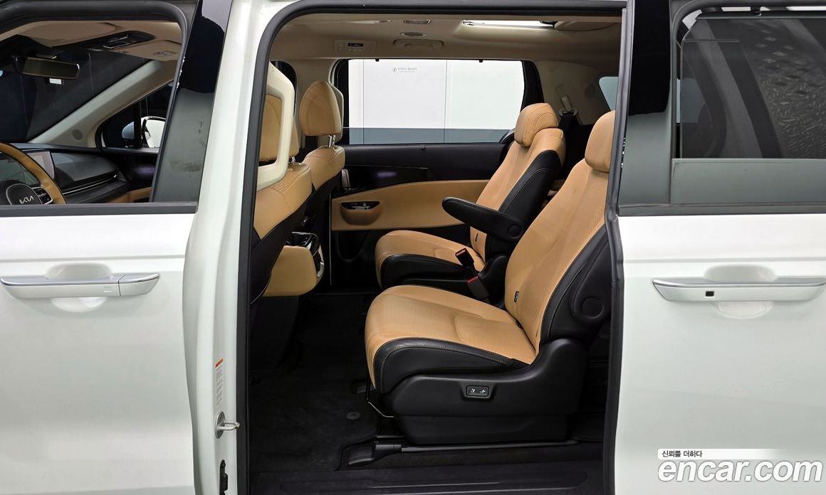 Kia Carnival 9-Seater Signature