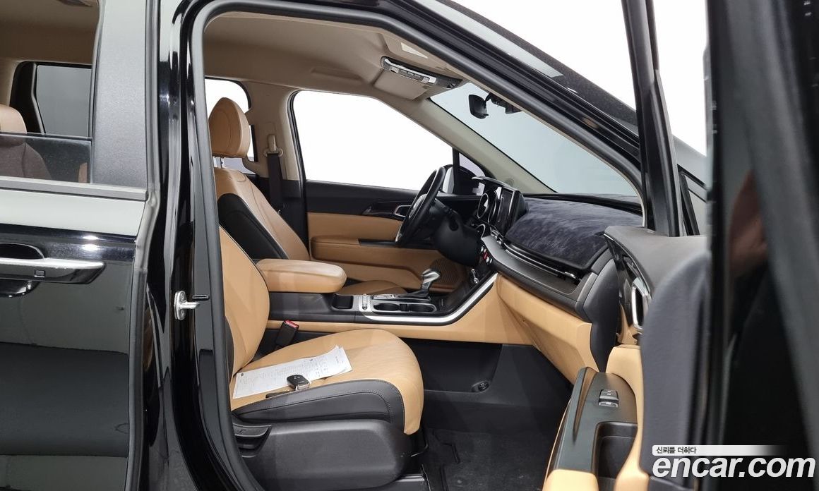 Kia Carnival 9-Seater Prestige