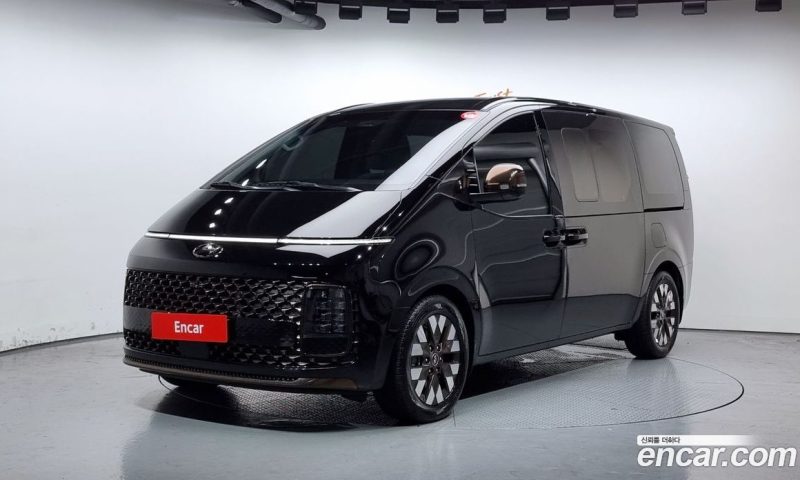 Hyundai Staria 4WD Lounge 9-Seater