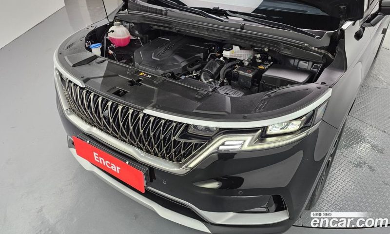 Kia Carnival 9-Seater Prestige