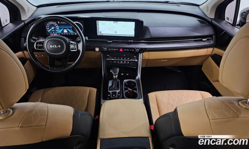 Kia Carnival 9-Seater Prestige