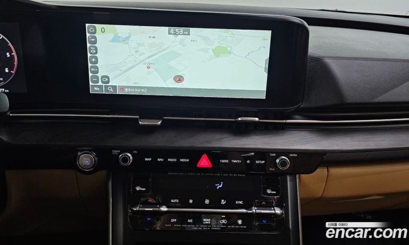 Kia Carnival 9-Seater Prestige