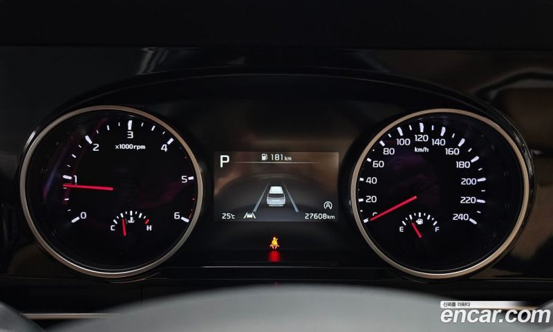 Kia Carnival 9-Seater Prestige