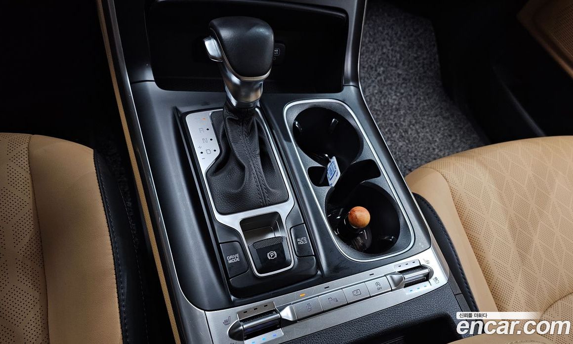 Kia Carnival 9-Seater Prestige
