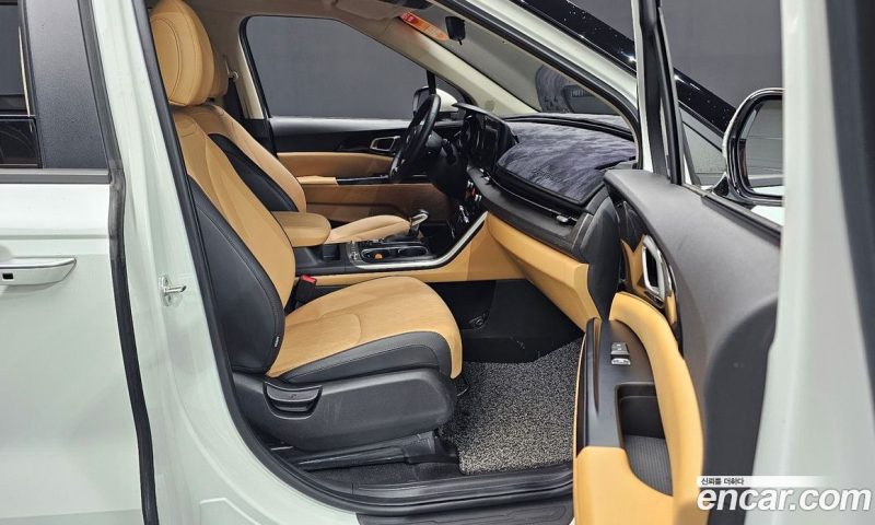 Kia Carnival 9-Seater Prestige