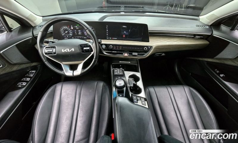 Kia K8 2.5 Gasoline 2WD